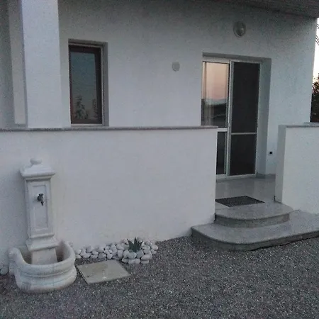 Eden Beach Apartament *